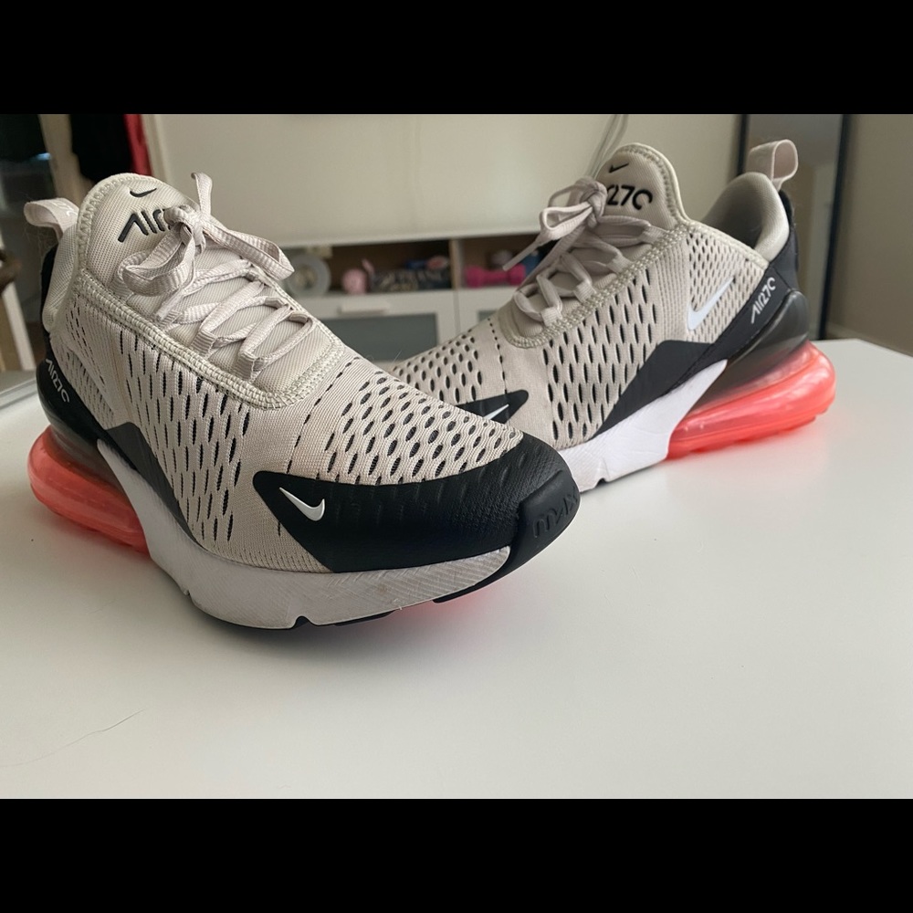 Nike 270s Size 7Y